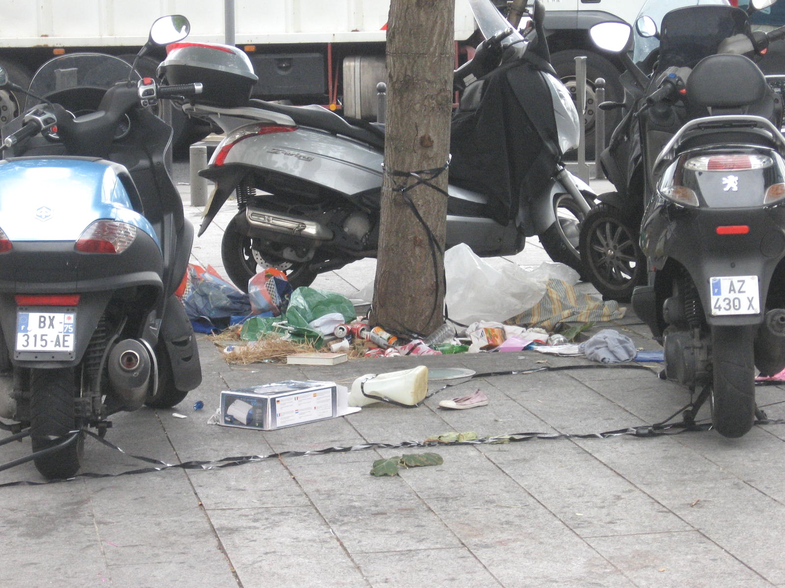 Déchets autour du parc